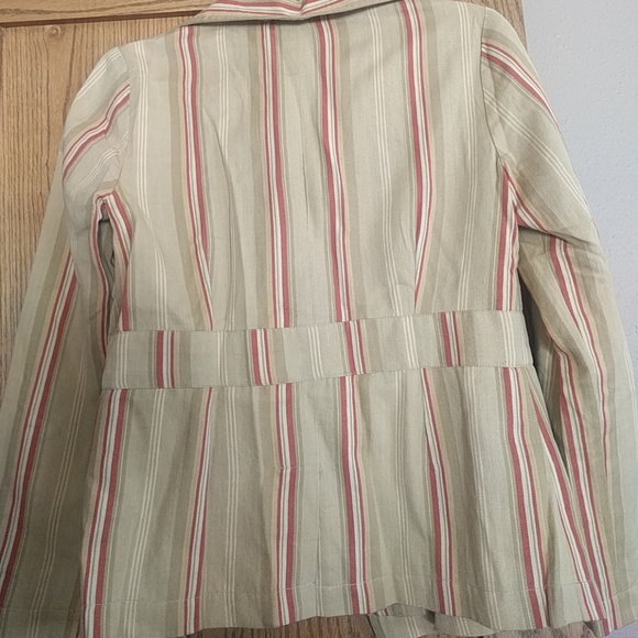 Blazer - Picture 3 of 3